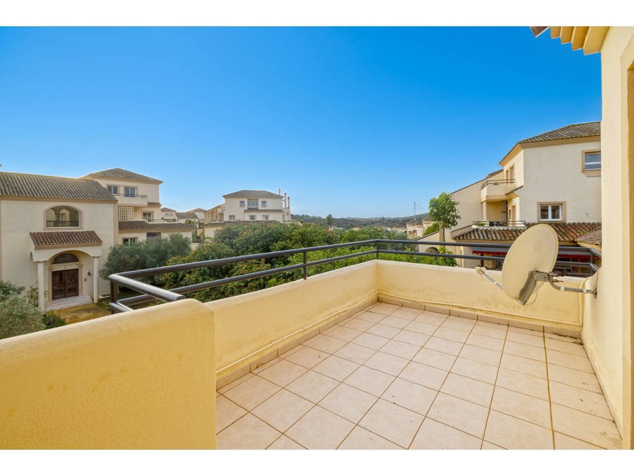 4 makuuhuone Huoneisto myytävänä paikassa Sotogrande mukana uima-altaan 
autotalli - 650 000 € (Ref: 9573682)