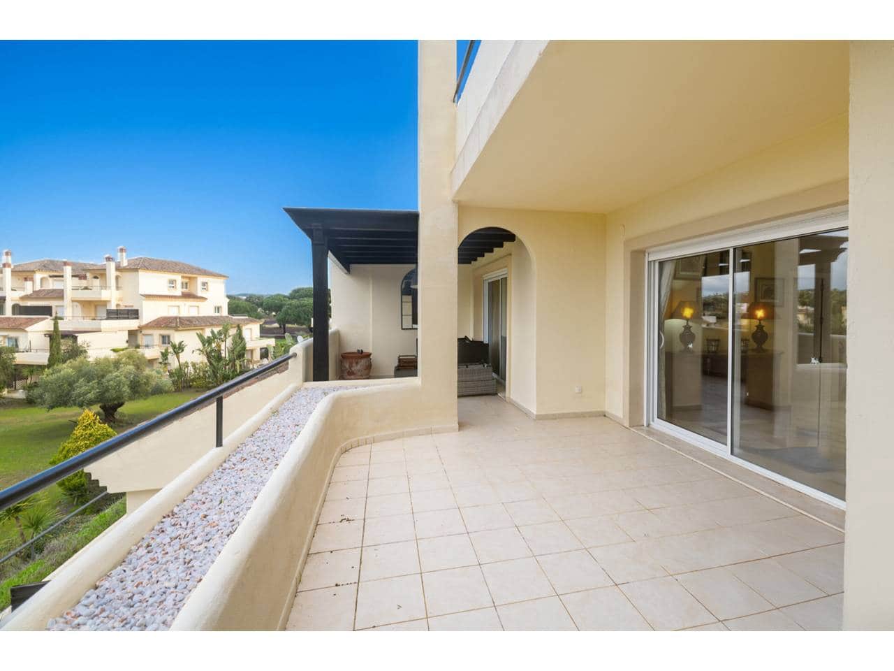 4 makuuhuone Huoneisto myytävänä paikassa Sotogrande mukana uima-altaan 
autotalli - 650 000 € (Ref: 9573682)