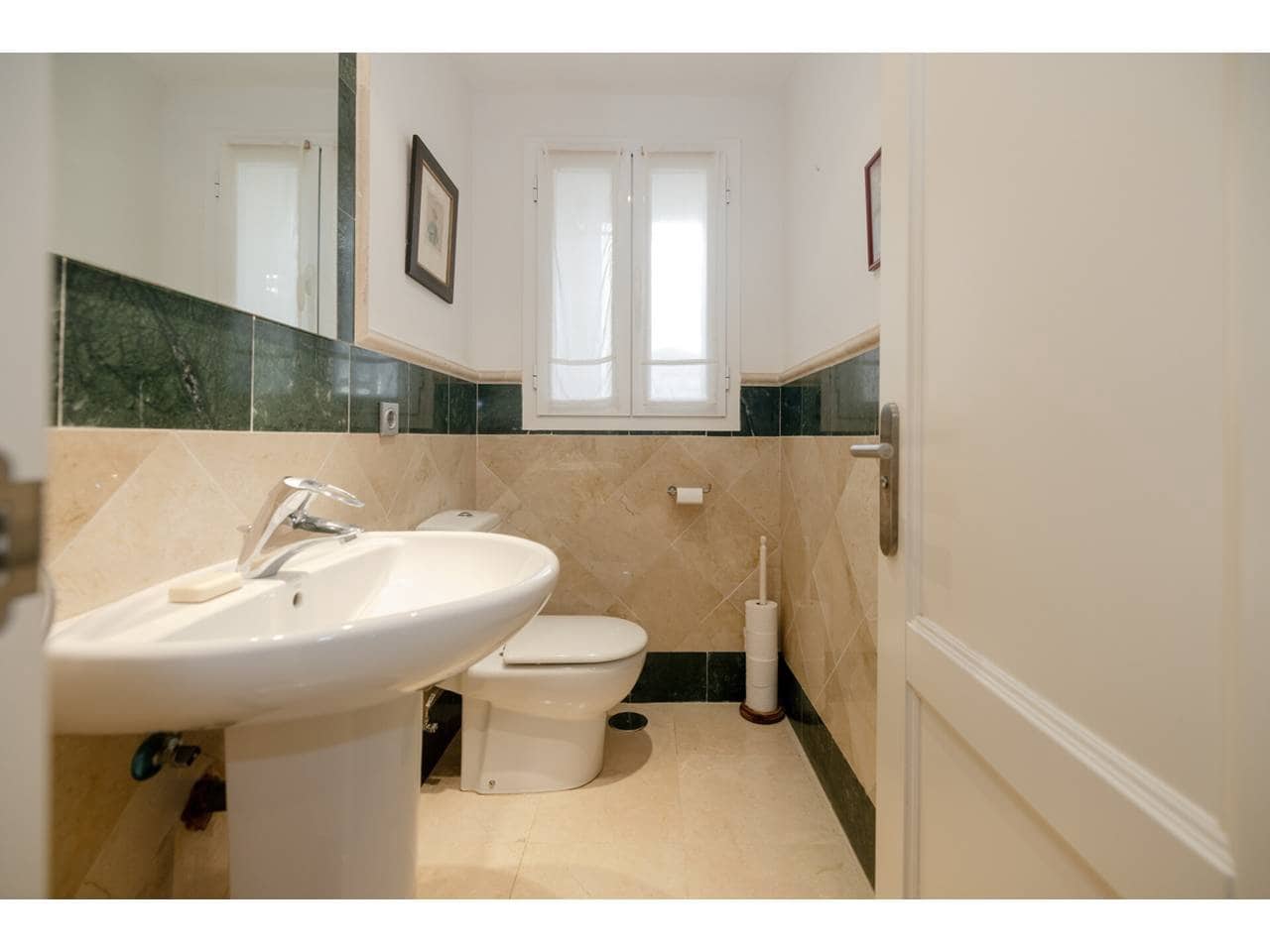 4 makuuhuone Huoneisto myytävänä paikassa Sotogrande mukana uima-altaan 
autotalli - 650 000 € (Ref: 9573682)