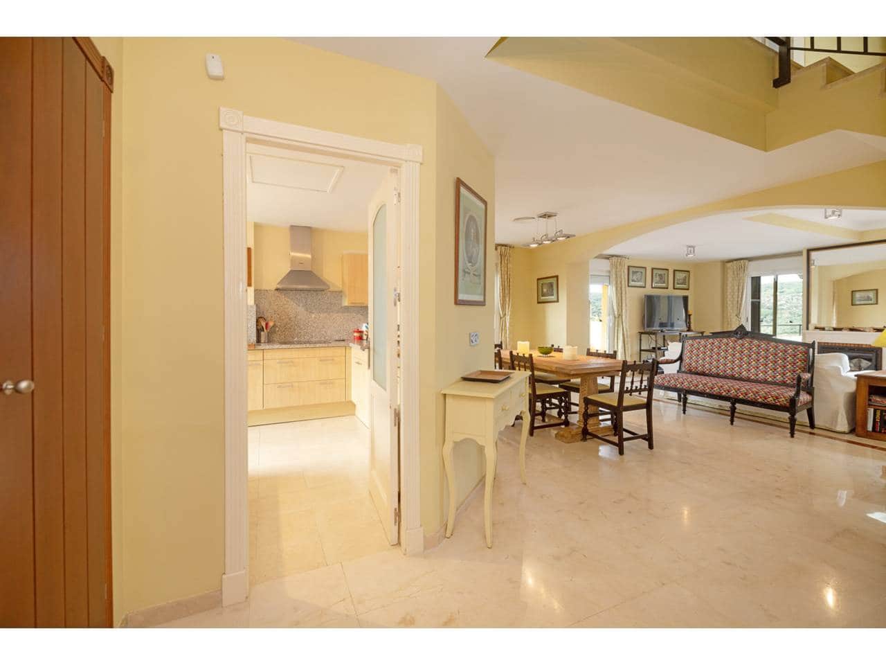 4 makuuhuone Huoneisto myytävänä paikassa Sotogrande mukana uima-altaan 
autotalli - 650 000 € (Ref: 9573682)