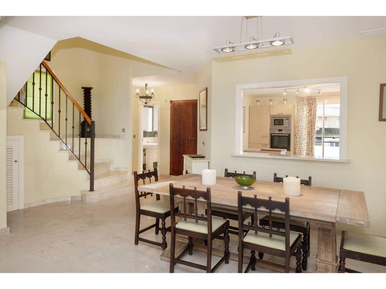 4 makuuhuone Huoneisto myytävänä paikassa Sotogrande mukana uima-altaan 
autotalli - 650 000 € (Ref: 9573682)