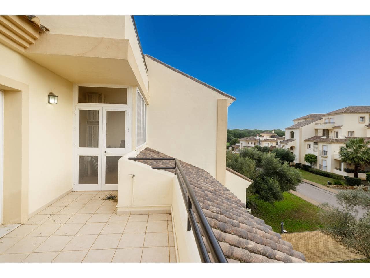 4 makuuhuone Huoneisto myytävänä paikassa Sotogrande mukana uima-altaan 
autotalli - 650 000 € (Ref: 9573682)