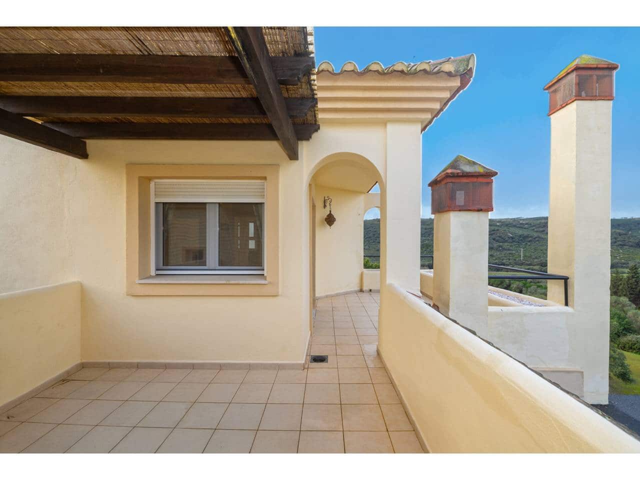 4 makuuhuone Huoneisto myytävänä paikassa Sotogrande mukana uima-altaan 
autotalli - 650 000 € (Ref: 9573682)