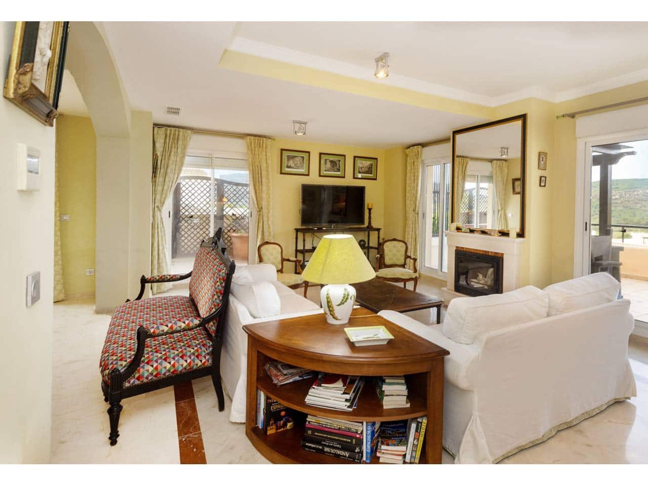 4 makuuhuone Huoneisto myytävänä paikassa Sotogrande mukana uima-altaan 
autotalli - 650 000 € (Ref: 9573682)