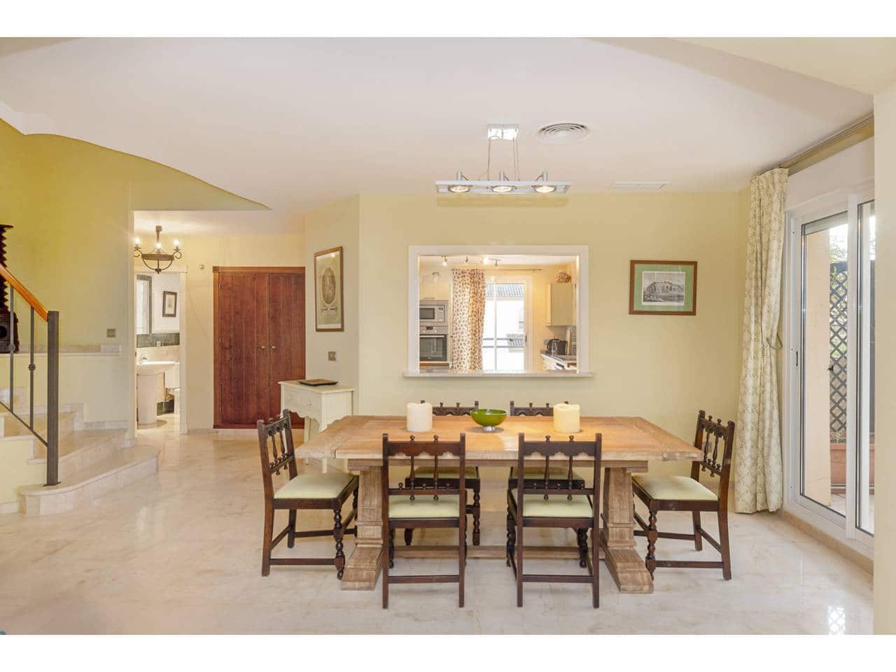 4 makuuhuone Huoneisto myytävänä paikassa Sotogrande mukana uima-altaan 
autotalli - 650 000 € (Ref: 9573682)