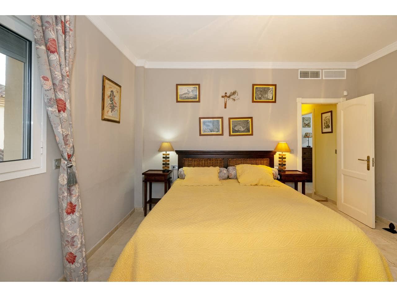 4 makuuhuone Huoneisto myytävänä paikassa Sotogrande mukana uima-altaan 
autotalli - 650 000 € (Ref: 9573682)