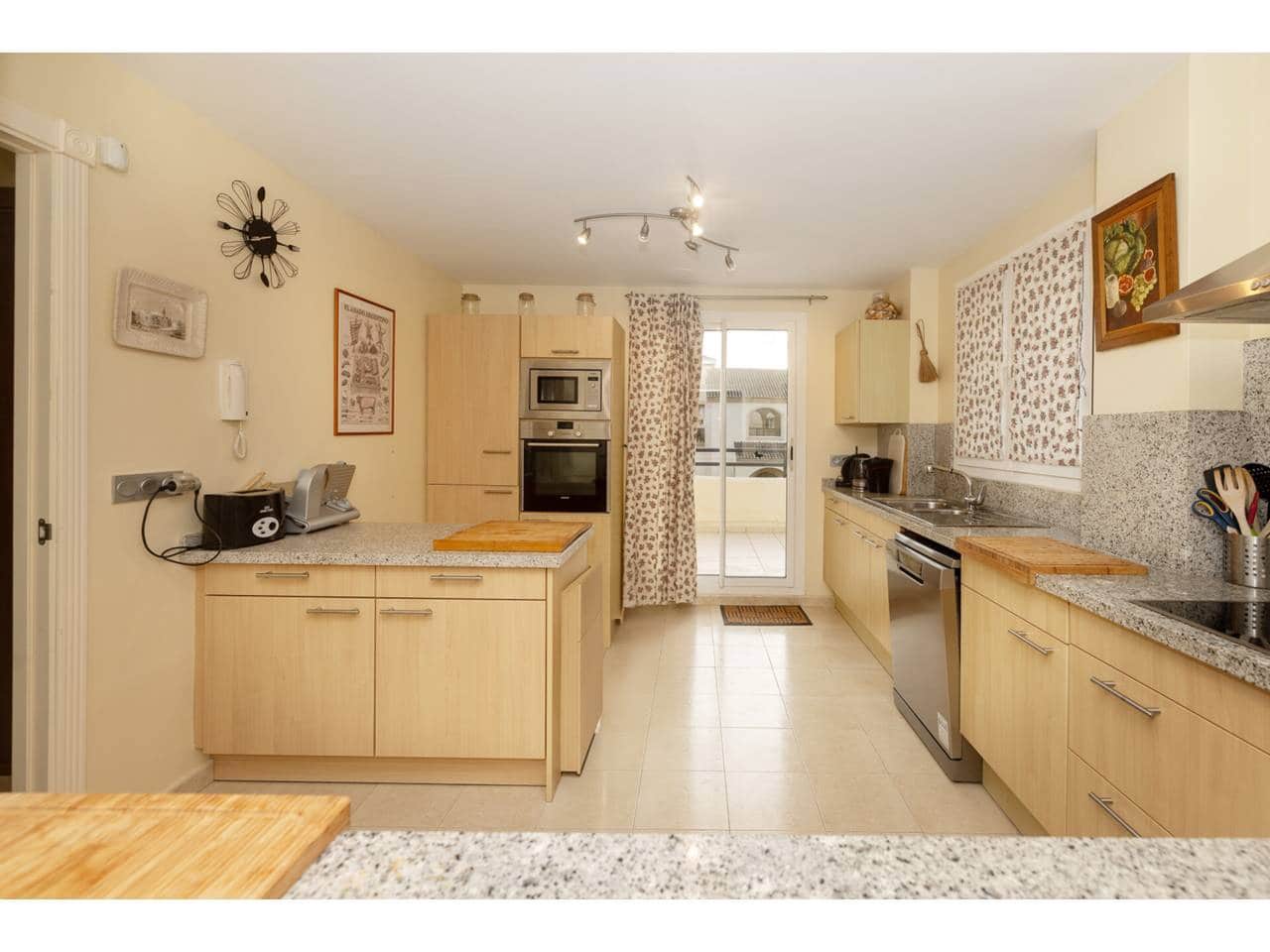 4 makuuhuone Huoneisto myytävänä paikassa Sotogrande mukana uima-altaan 
autotalli - 650 000 € (Ref: 9573682)