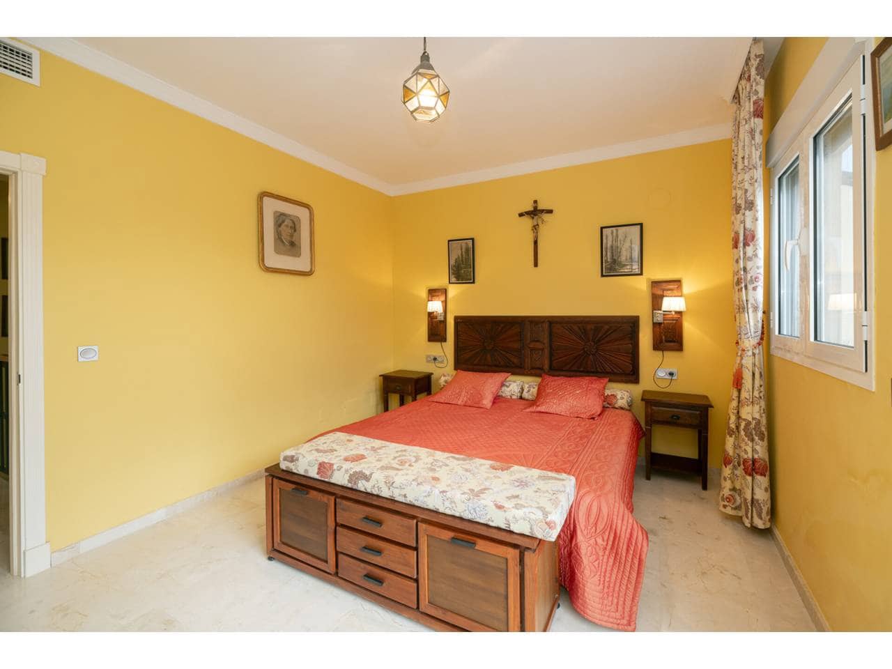 4 makuuhuone Huoneisto myytävänä paikassa Sotogrande mukana uima-altaan 
autotalli - 650 000 € (Ref: 9573682)