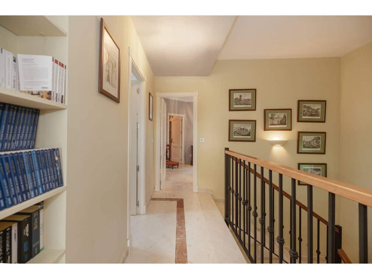 4 makuuhuone Huoneisto myytävänä paikassa Sotogrande mukana uima-altaan 
autotalli - 650 000 € (Ref: 9573682)