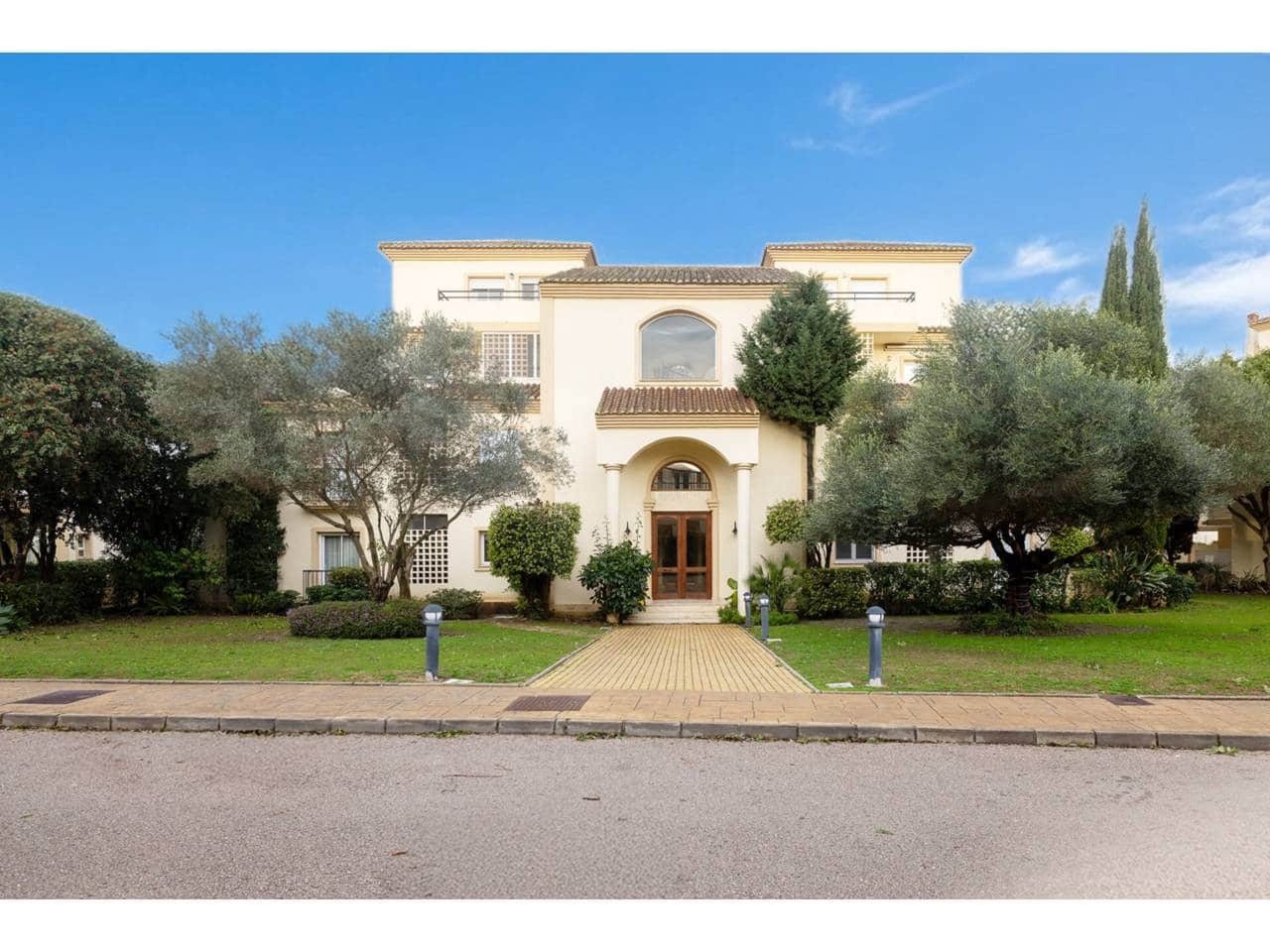 4 makuuhuone Huoneisto myytävänä paikassa Sotogrande mukana uima-altaan 
autotalli - 650 000 € (Ref: 9573682)