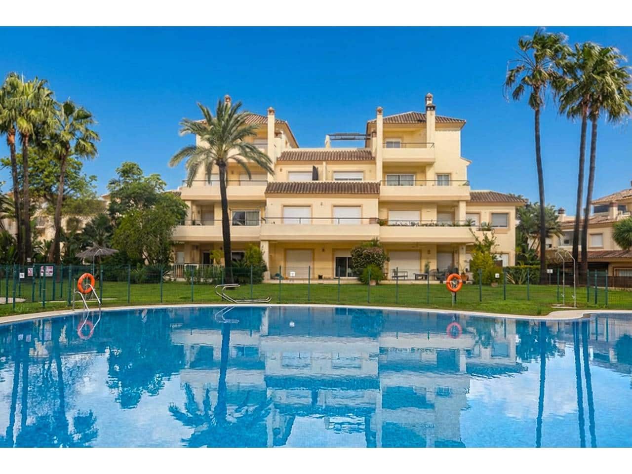 4 makuuhuone Huoneisto myytävänä paikassa Sotogrande mukana uima-altaan 
autotalli - 650 000 € (Ref: 9573682)