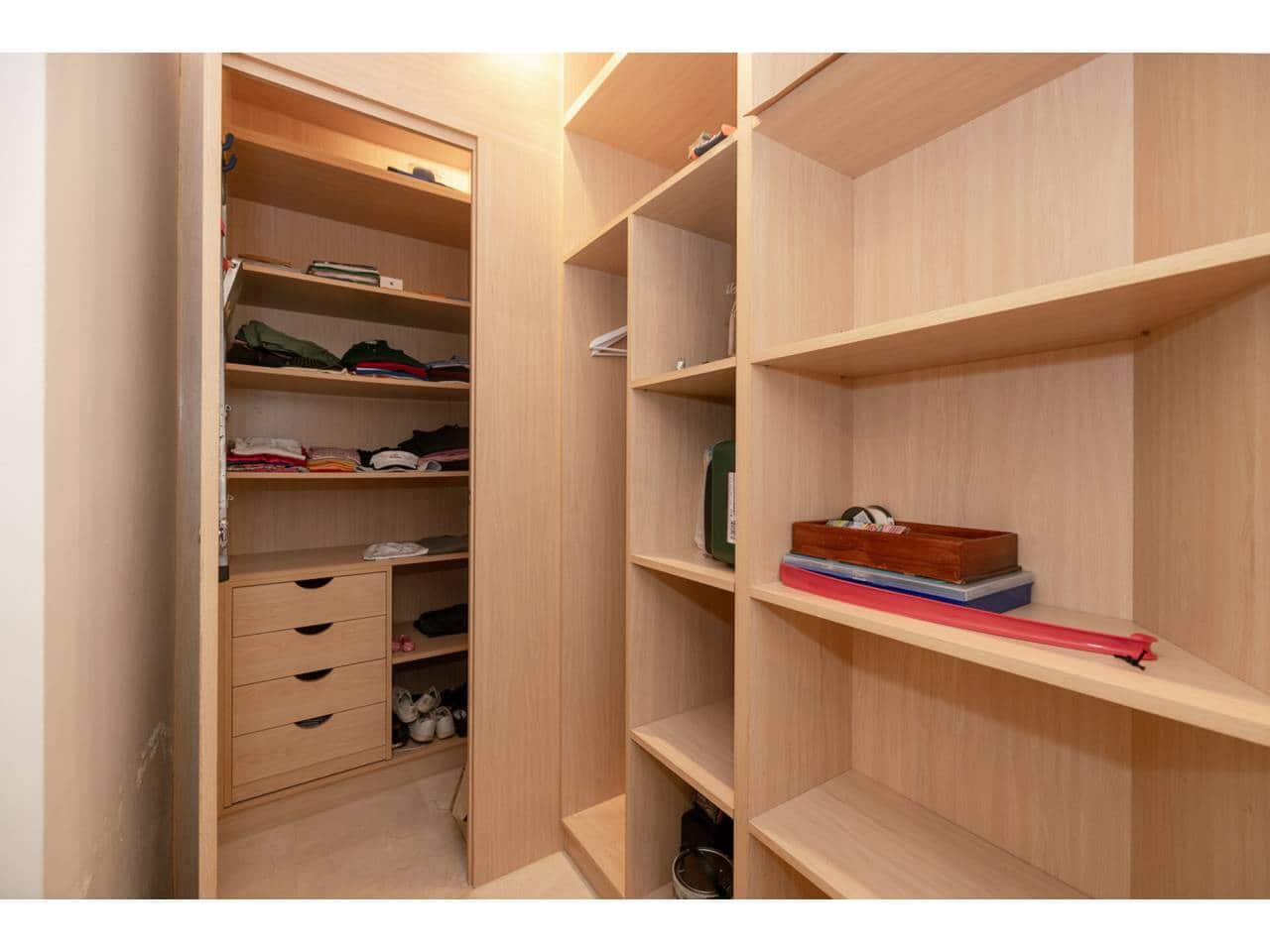 4 makuuhuone Huoneisto myytävänä paikassa Sotogrande mukana uima-altaan 
autotalli - 650 000 € (Ref: 9573682)