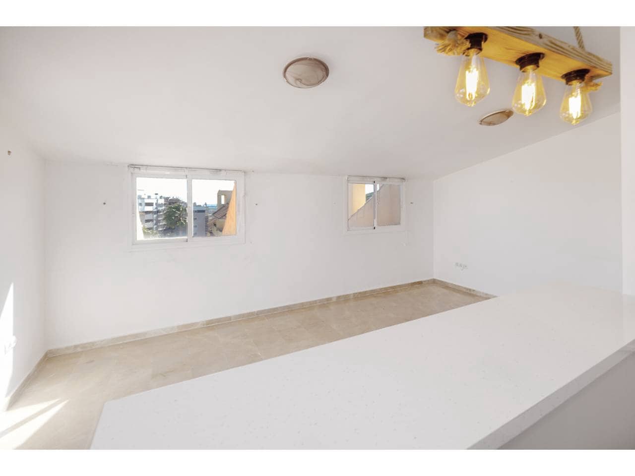 2 makuuhuone Kattohuoneisto myytävänä paikassa Manilva mukana uima-altaan 
autotalli - 280 000 € (Ref: 9627130)