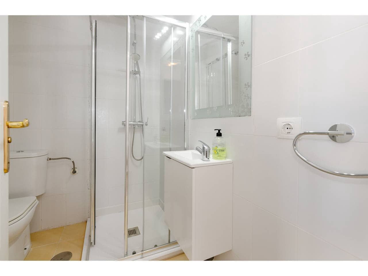 2 makuuhuone Kattohuoneisto myytävänä paikassa Manilva mukana uima-altaan 
autotalli - 280 000 € (Ref: 9627130)