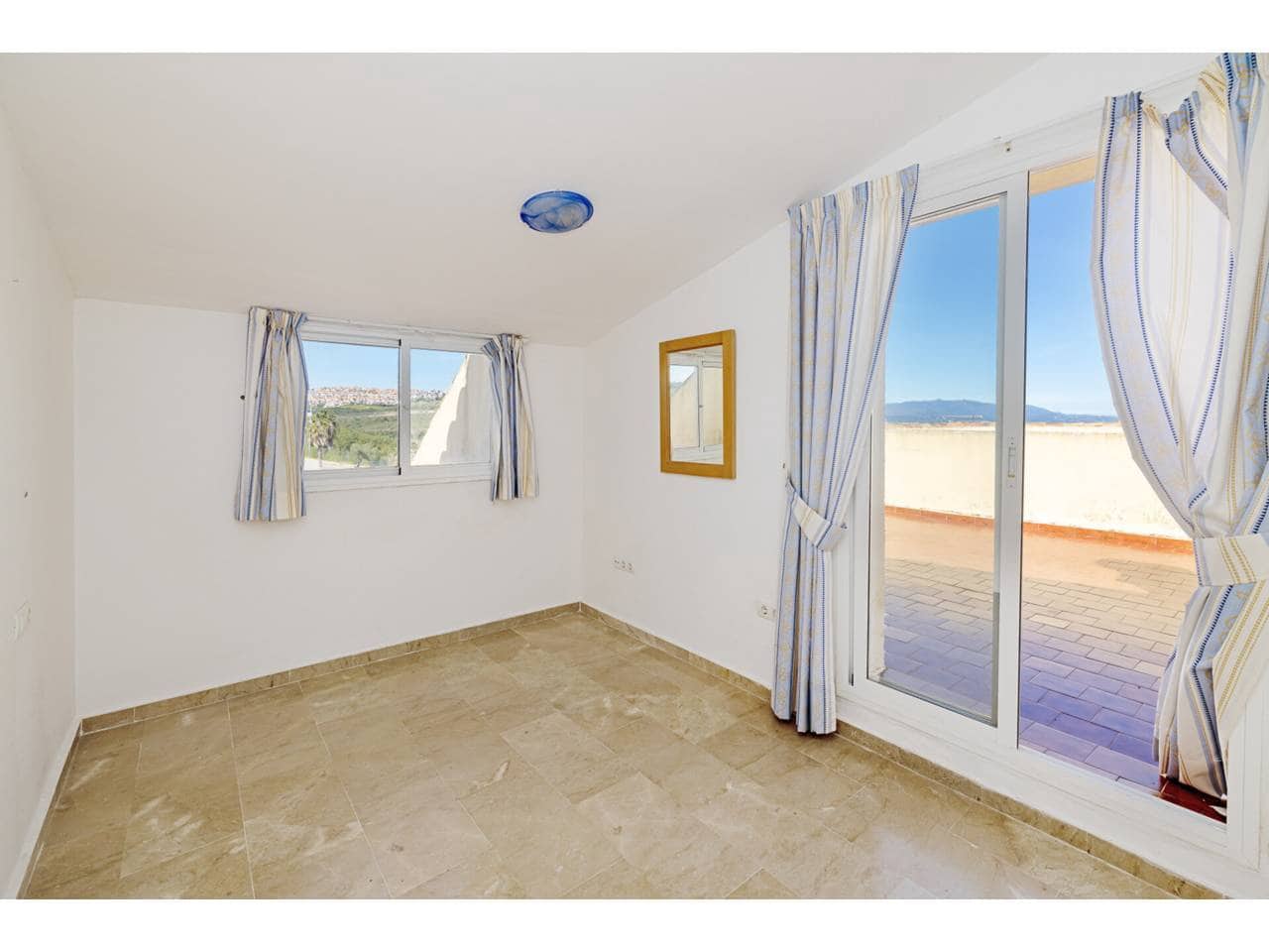 2 makuuhuone Kattohuoneisto myytävänä paikassa Manilva mukana uima-altaan 
autotalli - 280 000 € (Ref: 9627130)