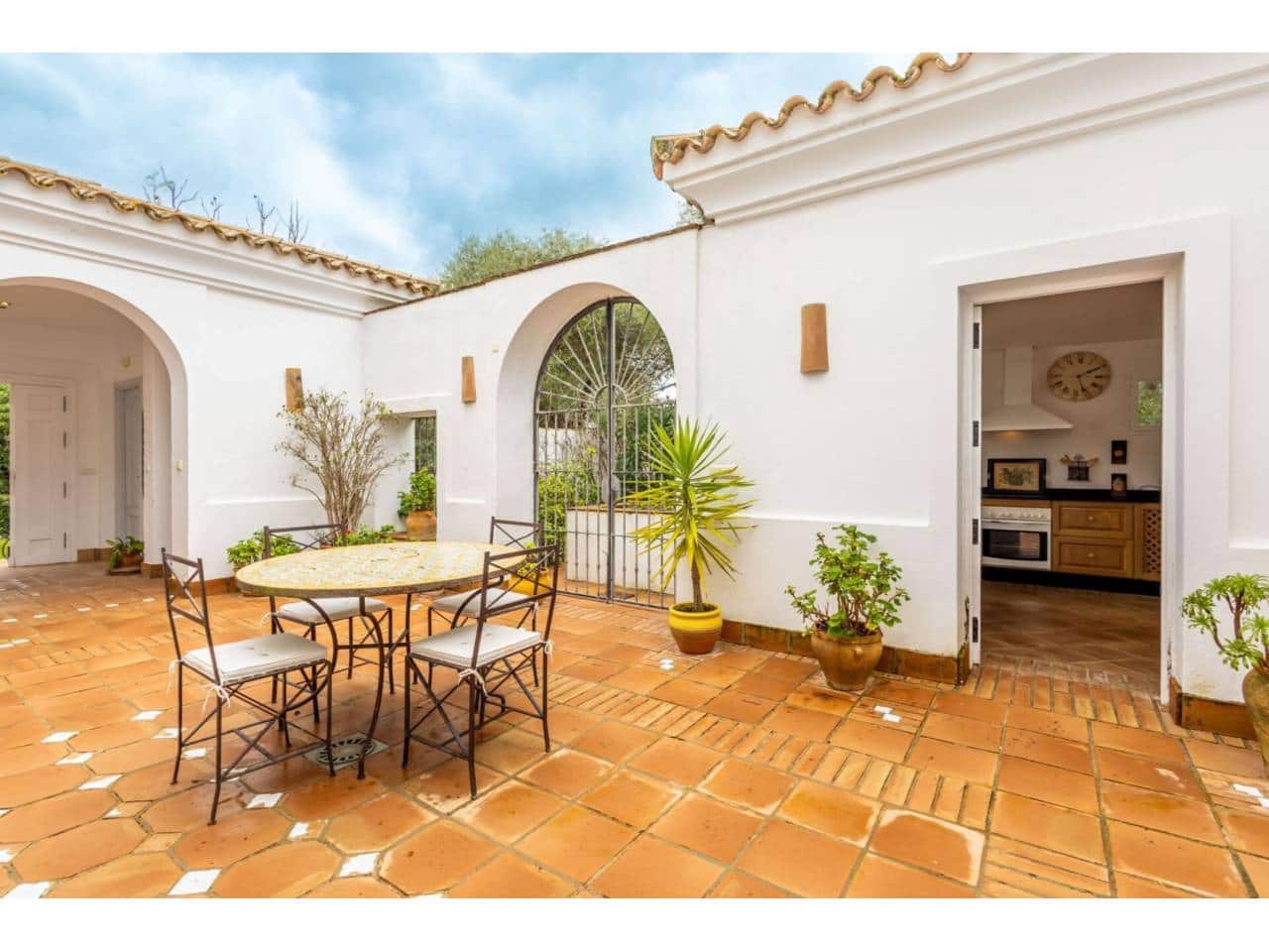 3 slaapkamer Villa te koop in Benalup met zwembad garage - € 699.000 (Ref: 9665759)