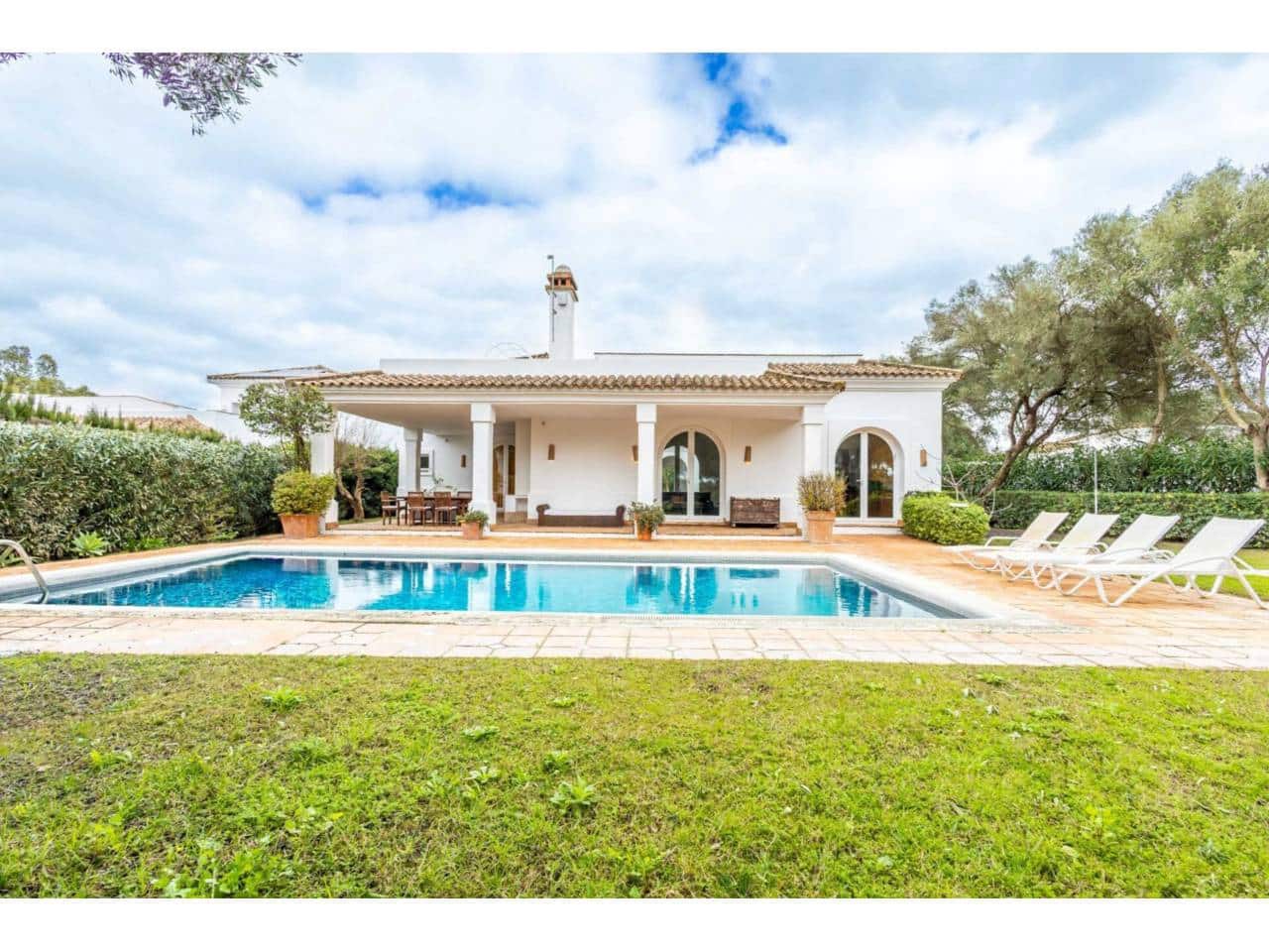 3 slaapkamer Villa te koop in Benalup met zwembad garage - € 699.000 (Ref: 9665759)