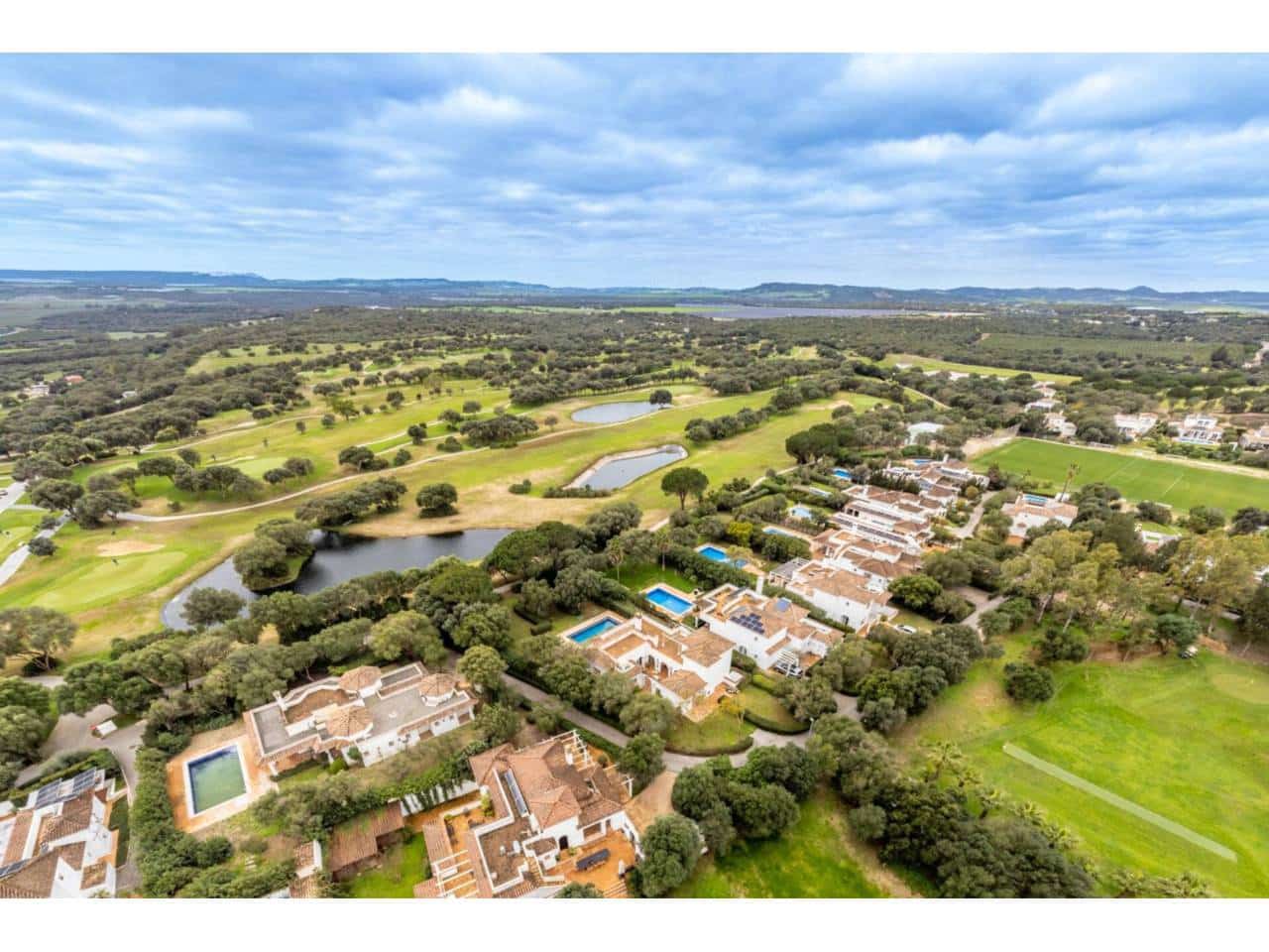 3 slaapkamer Villa te koop in Benalup met zwembad garage - € 699.000 (Ref: 9665759)