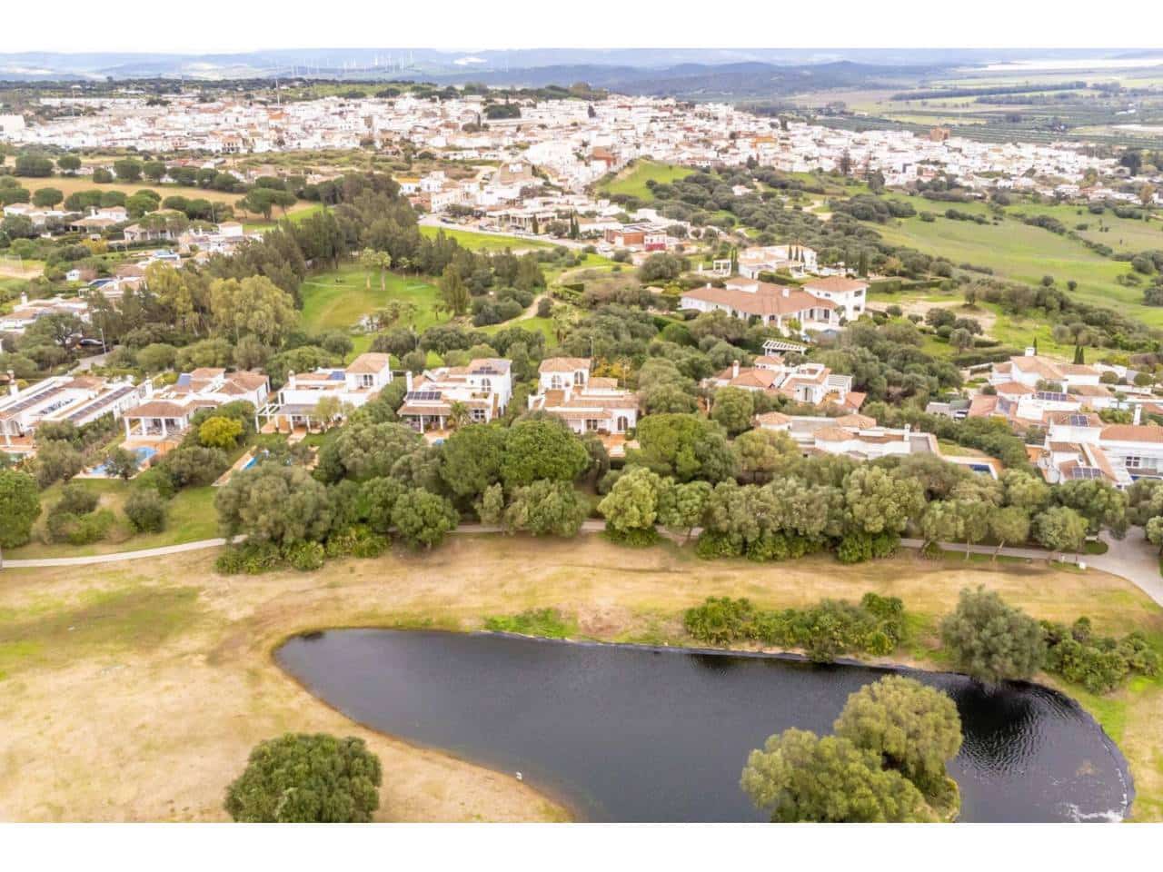 3 slaapkamer Villa te koop in Benalup met zwembad garage - € 699.000 (Ref: 9665759)