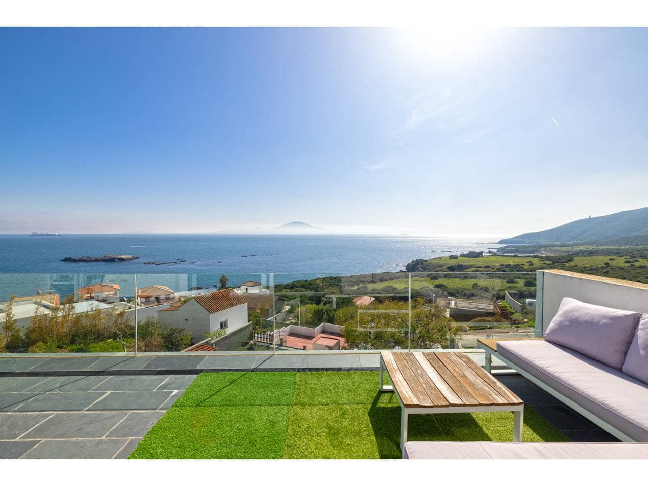 2 sovrum Villa till salu i Algeciras med pool garage - 550 000 € (Ref: 9669850)