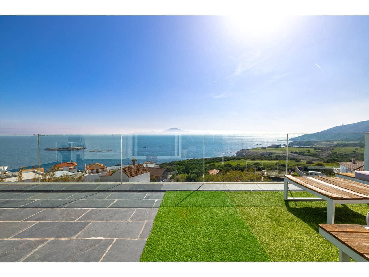 2 sovrum Villa till salu i Algeciras med pool garage - 550 000 € (Ref: 9669850)