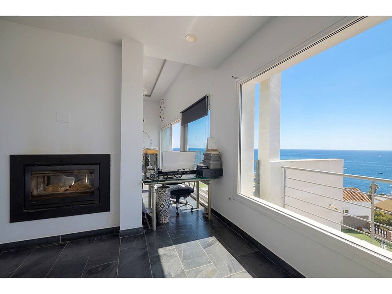 2 sovrum Villa till salu i Algeciras med pool garage - 550 000 € (Ref: 9669850)