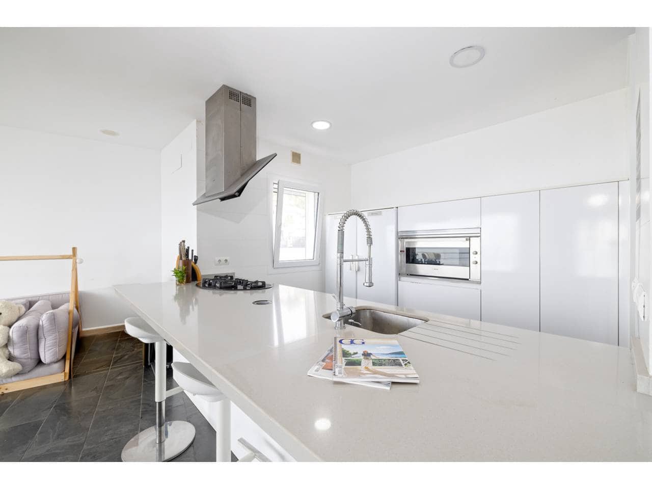 2 sovrum Villa till salu i Algeciras med pool garage - 550 000 € (Ref: 9669850)