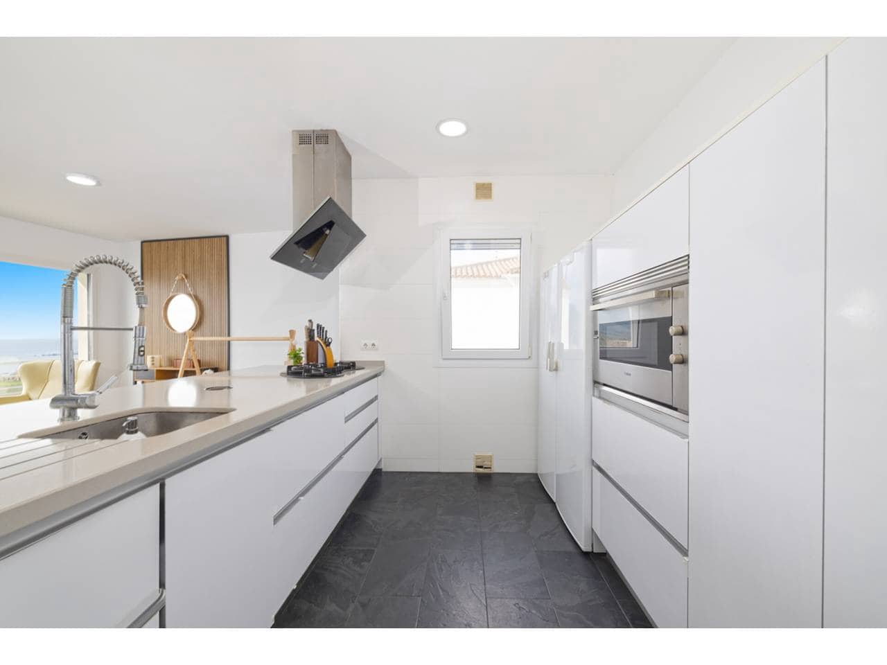 2 sovrum Villa till salu i Algeciras med pool garage - 550 000 € (Ref: 9669850)