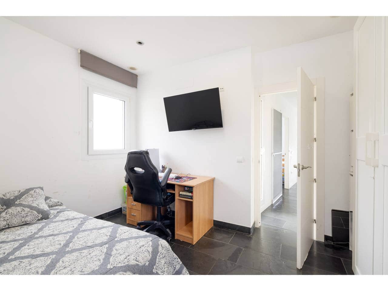 2 sovrum Villa till salu i Algeciras med pool garage - 550 000 € (Ref: 9669850)