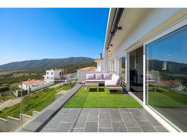 2 Zimmer Villa zu verkaufen in Algeciras mit Pool Garage - 550.000 € (Ref: 9669850)