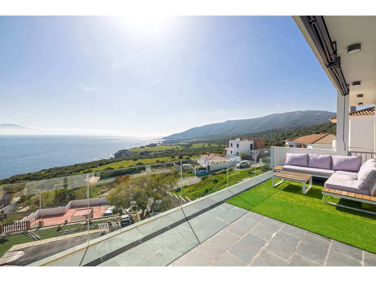 2 sovrum Villa till salu i Algeciras med pool garage - 550 000 € (Ref: 9669850)