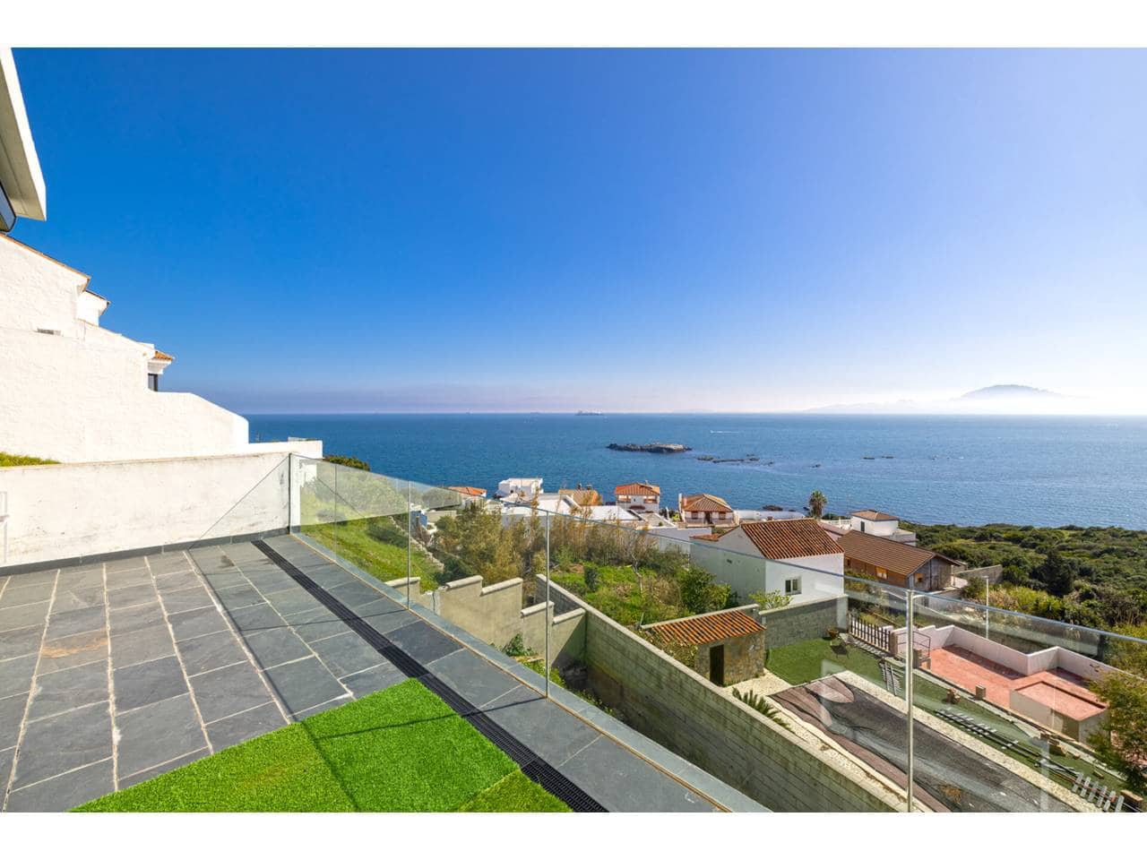 2 sovrum Villa till salu i Algeciras med pool garage - 550 000 € (Ref: 9669850)