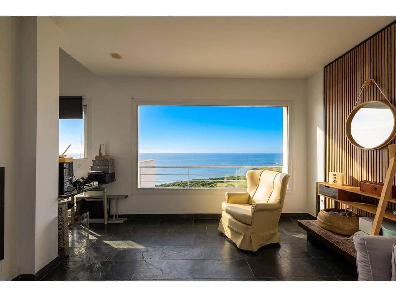 2 sovrum Villa till salu i Algeciras med pool garage - 550 000 € (Ref: 9669850)