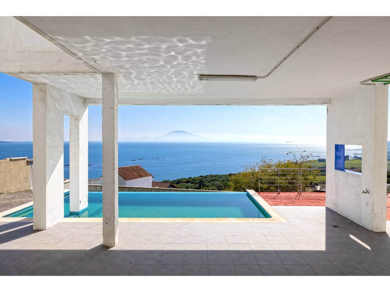 2 sovrum Villa till salu i Algeciras med pool garage - 550 000 € (Ref: 9669850)