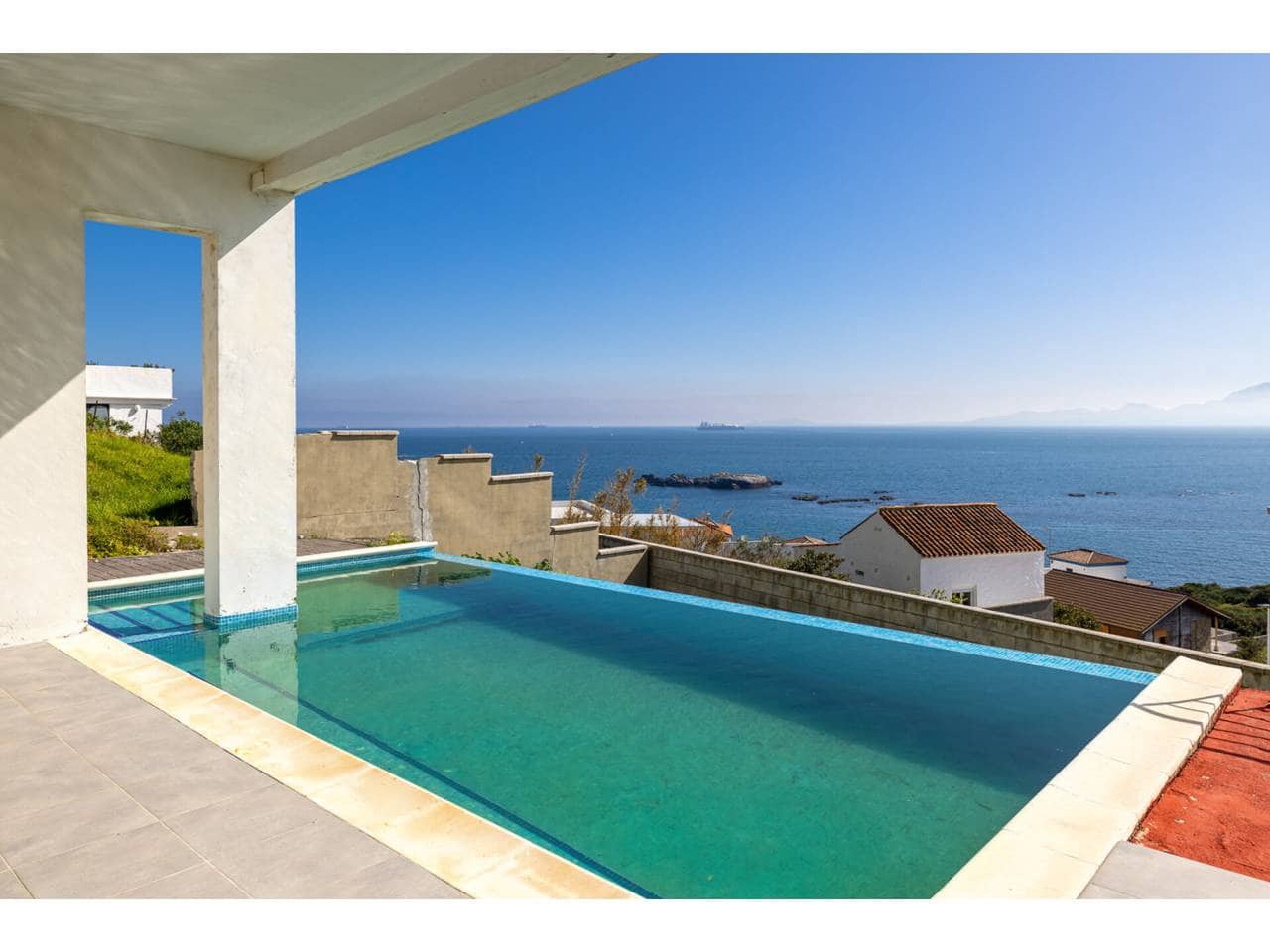 2 sovrum Villa till salu i Algeciras med pool garage - 550 000 € (Ref: 9669850)