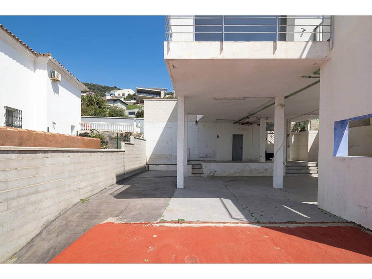 2 sovrum Villa till salu i Algeciras med pool garage - 550 000 € (Ref: 9669850)