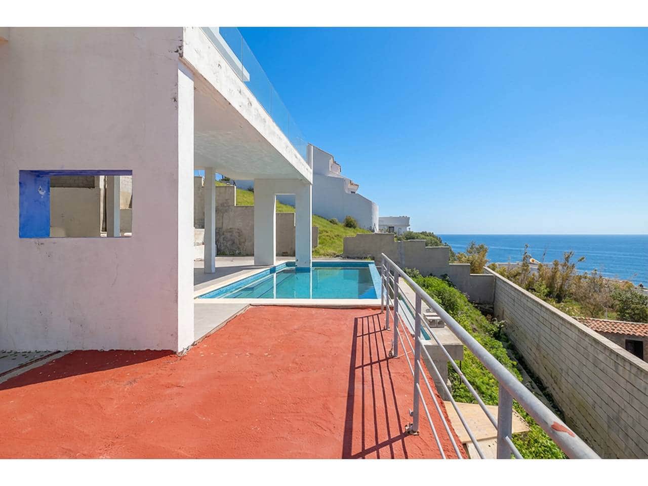 2 sovrum Villa till salu i Algeciras med pool garage - 550 000 € (Ref: 9669850)