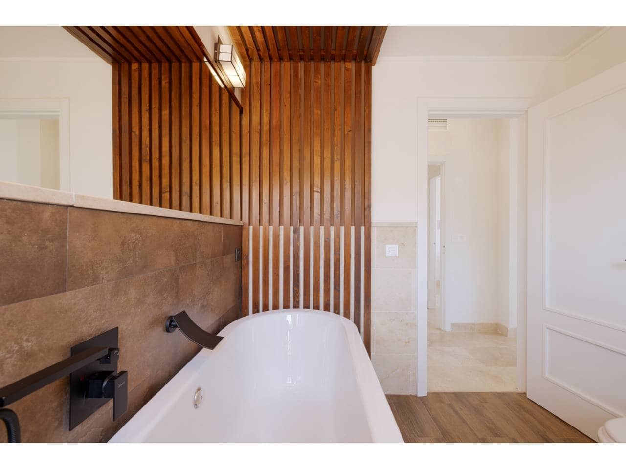 3 bedroom Townhouse for sale in La Alcaidesa with pool garage - € 620,000 (Ref: 9700316)