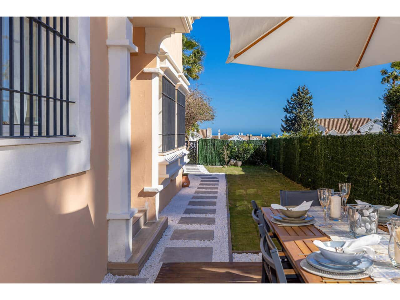 3 bedroom Townhouse for sale in La Alcaidesa with pool garage - € 620,000 (Ref: 9700316)