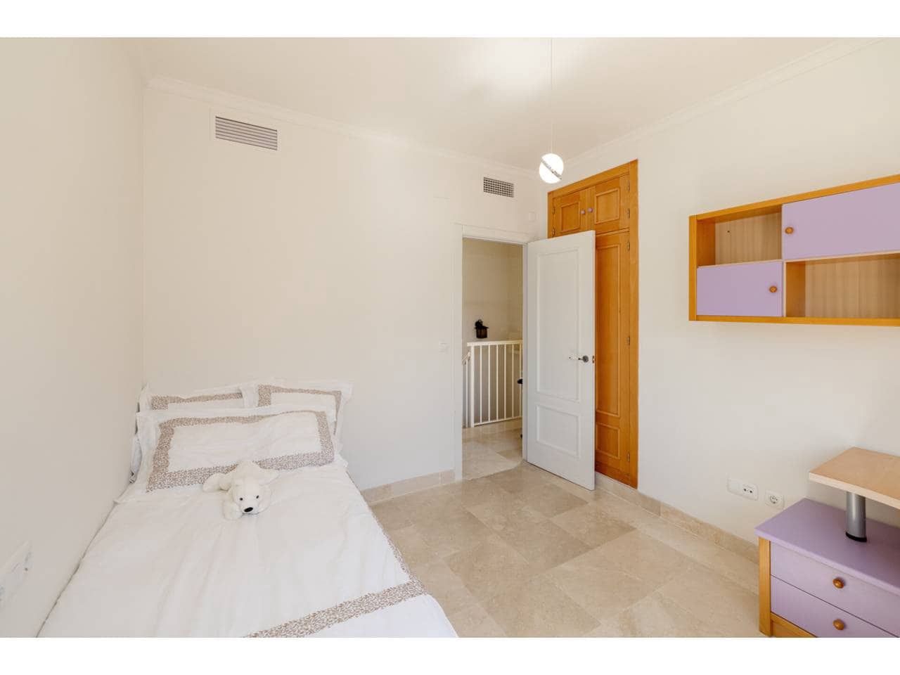 3 bedroom Townhouse for sale in La Alcaidesa with pool garage - € 620,000 (Ref: 9700316)