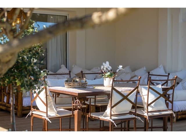 3 soverom Hus til salgs i La Alcaidesa med svømmebasseng garasje - € 620 000 (Ref: 9700316)