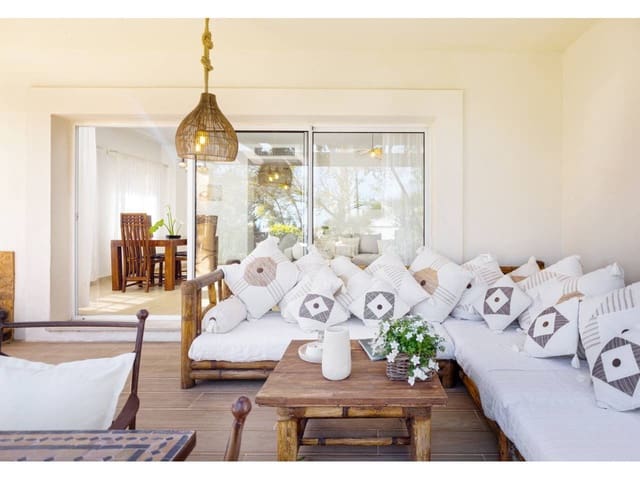 3 soverom Hus til salgs i La Alcaidesa med svømmebasseng garasje - € 620 000 (Ref: 9700316)