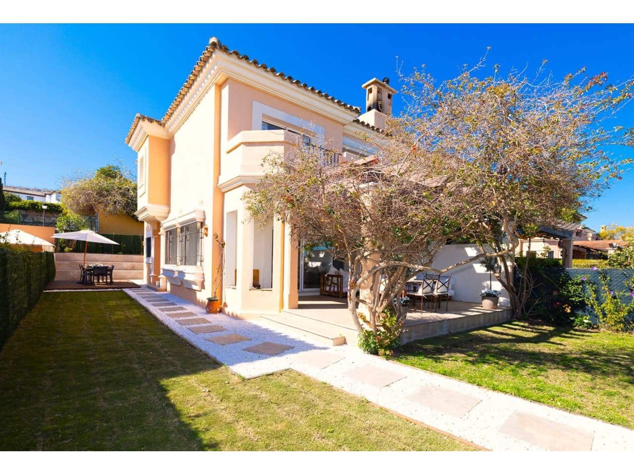 3 bedroom Townhouse for sale in La Alcaidesa with pool garage - € 620,000 (Ref: 9700316)