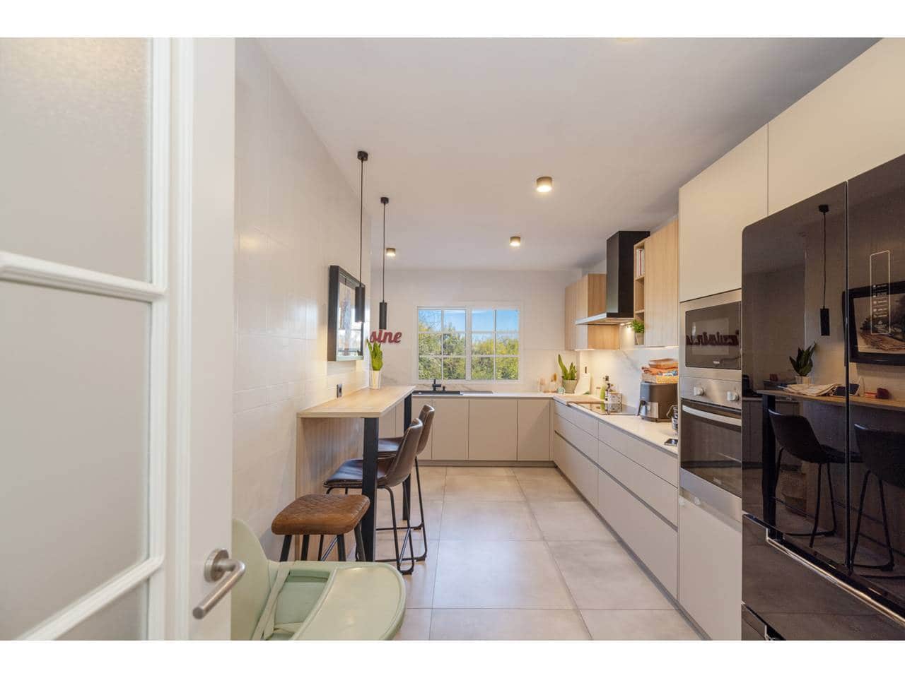 5 bedroom Townhouse for sale in Sotogrande with pool garage - € 689,000 (Ref: 9710961)