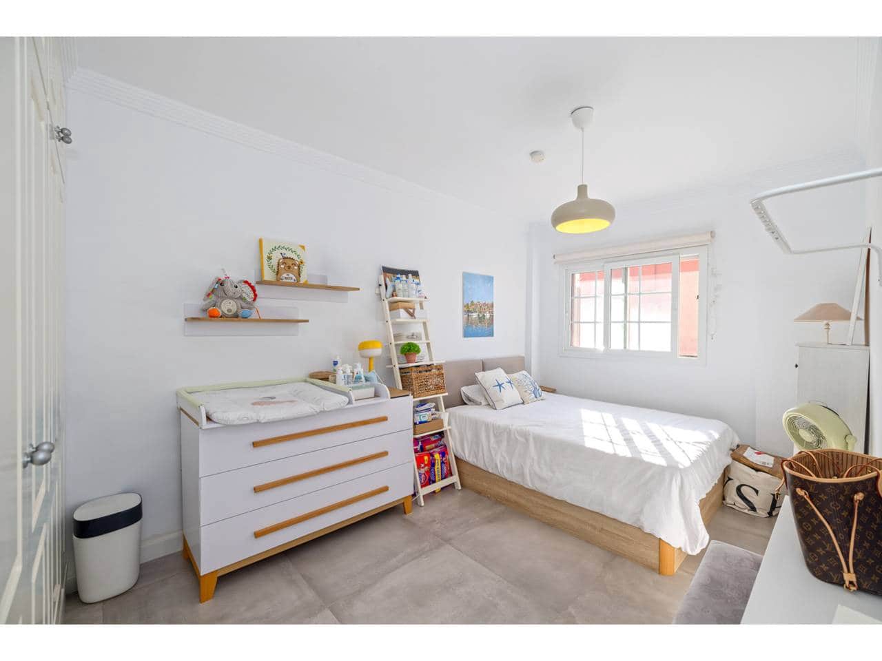 5 bedroom Townhouse for sale in Sotogrande with pool garage - € 689,000 (Ref: 9710961)