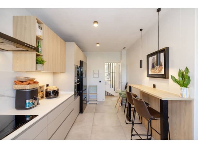 5 Zimmer Haus zu verkaufen in Sotogrande Costa, San Roque mit Pool Garage - 689.000 € (Ref: 9710961)