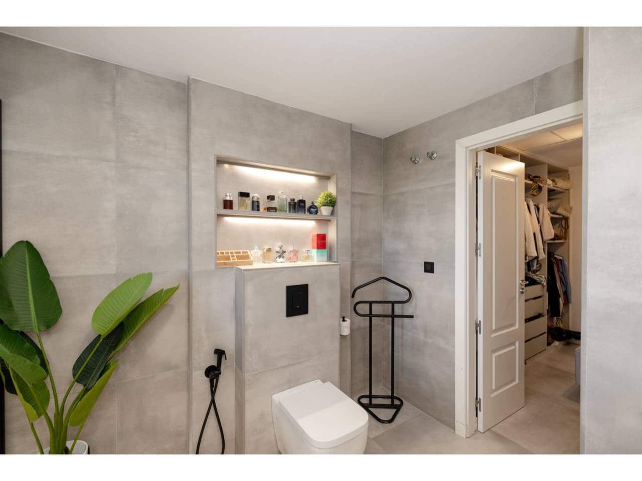 5 bedroom Townhouse for sale in Sotogrande with pool garage - € 689,000 (Ref: 9710961)