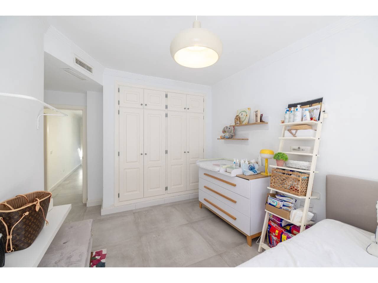 5 bedroom Townhouse for sale in Sotogrande with pool garage - € 689,000 (Ref: 9710961)