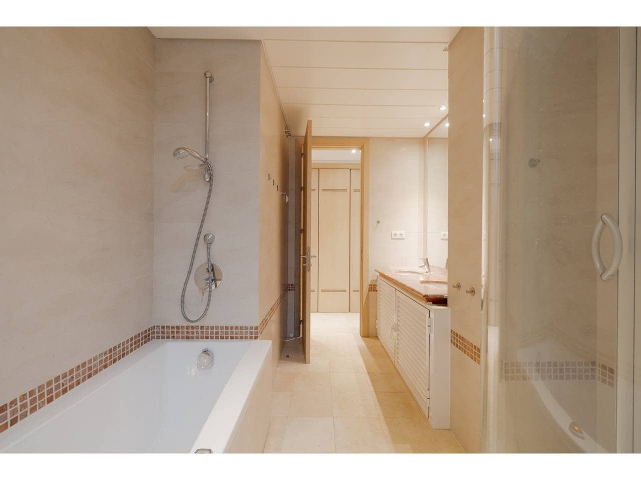 3 slaapkamer Appartement te koop in Sotogrande met zwembad garage - € 910.000 (Ref: 9731525)