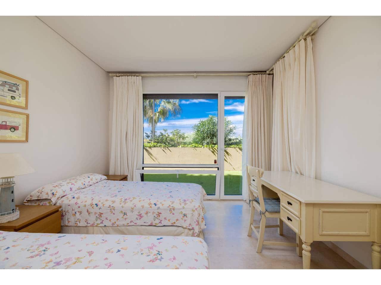 3 slaapkamer Appartement te koop in Sotogrande met zwembad garage - € 910.000 (Ref: 9731525)